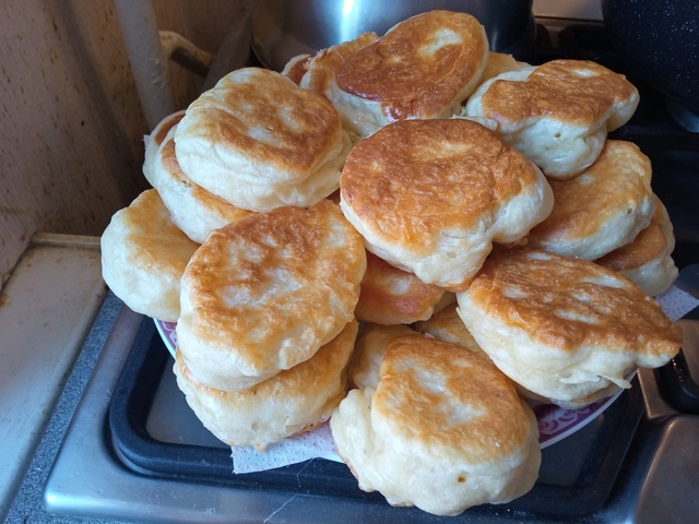 Пышные оладушки на дрожжах