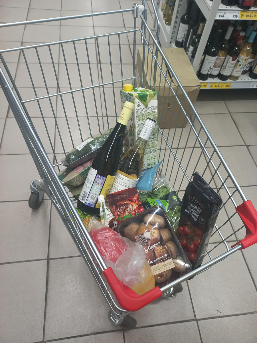 Фото просто для иллюстрации - с поездки летом на шашлыки с друзьями