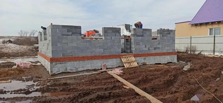 У экспертов возникли вопросы к фундаменту
Фото: Иван Рыжук