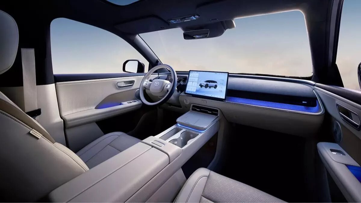 В салоне — ничего лишнего.. Фото: autohome.com.cn