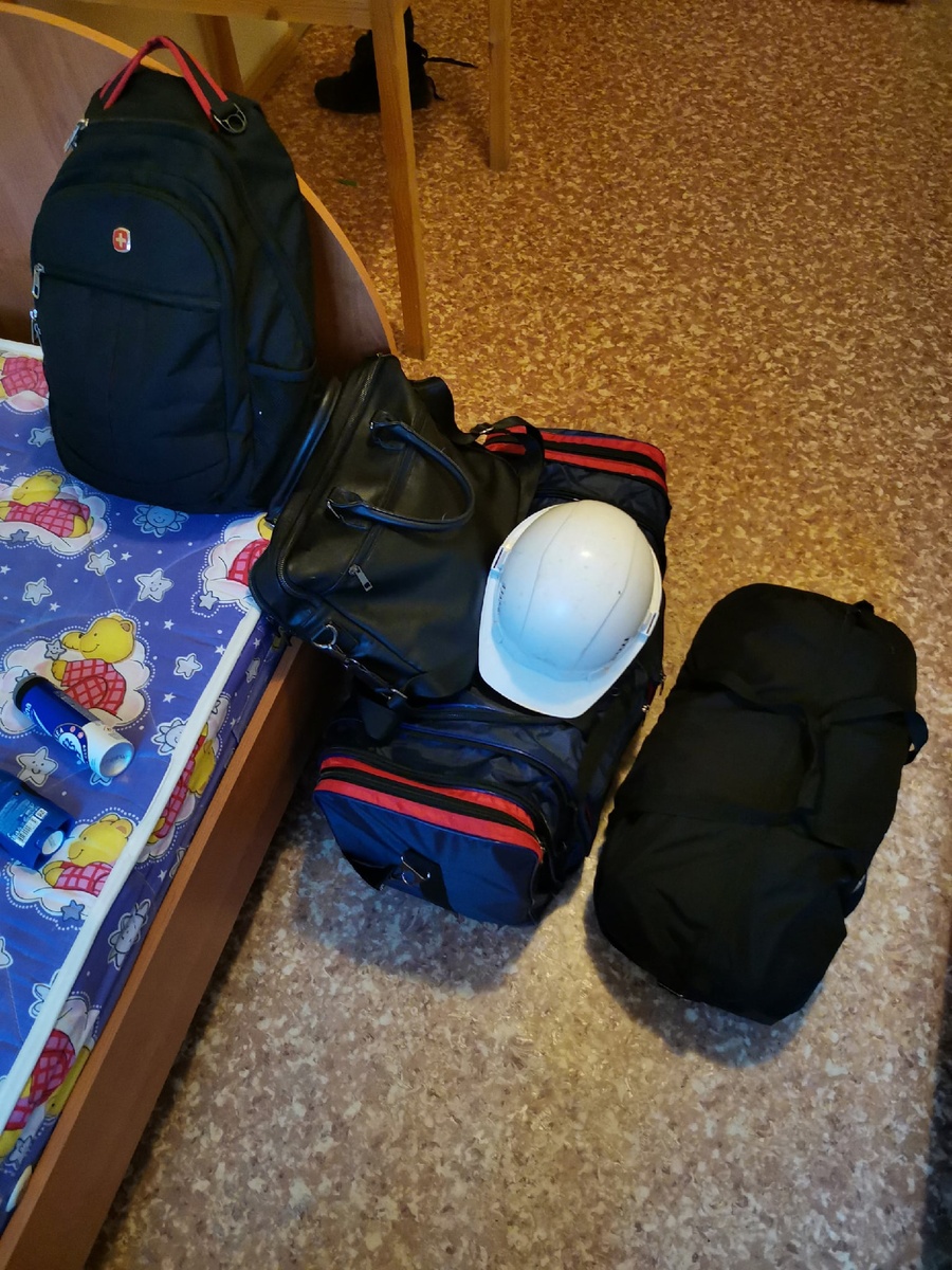 Собранные вещи для командировки