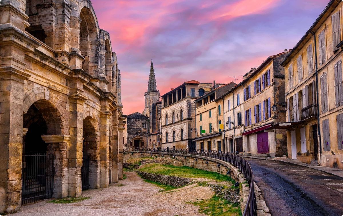 Арль — город и коммуна на юго-востоке Франции в регионе Прованс