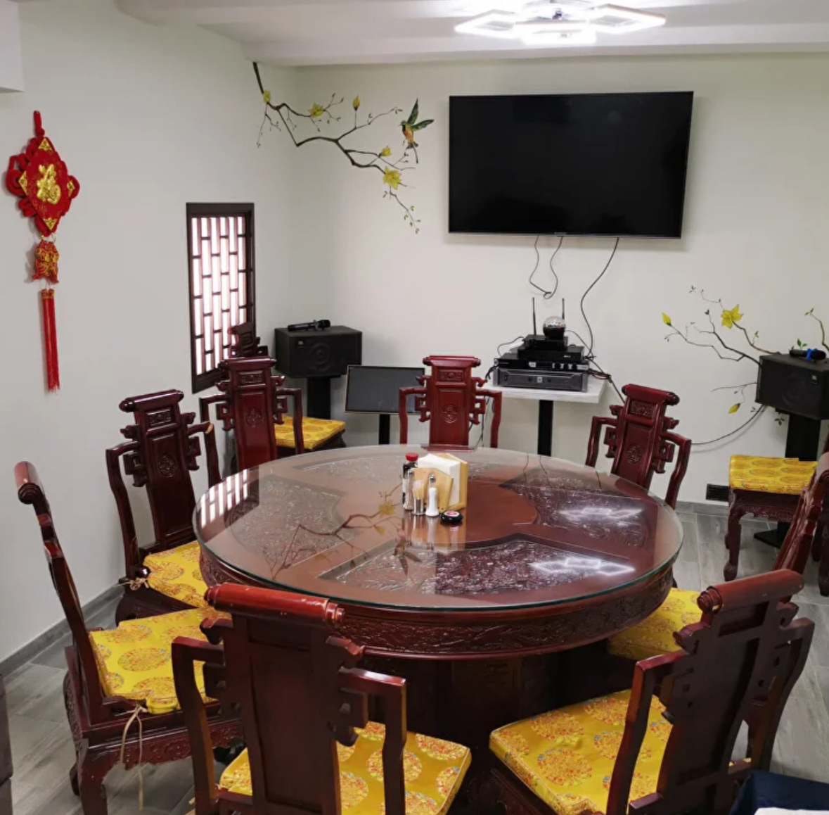 Фотография с сайта ресторана, в который собирались