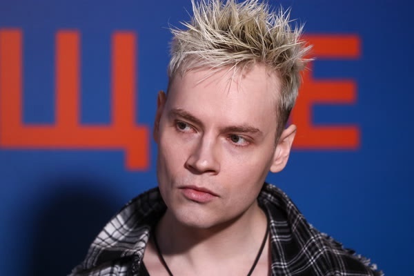 Я думаю,  SHAMANy уже можно писать пособие «Как справиться с хейтом и не обращать внимание на домыслы». Книга гарантированно станет бестселлером. Из интернета 