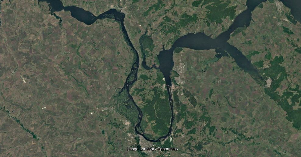 Самарская Лука, самый масштабный "лик  земли" в русле Волги.