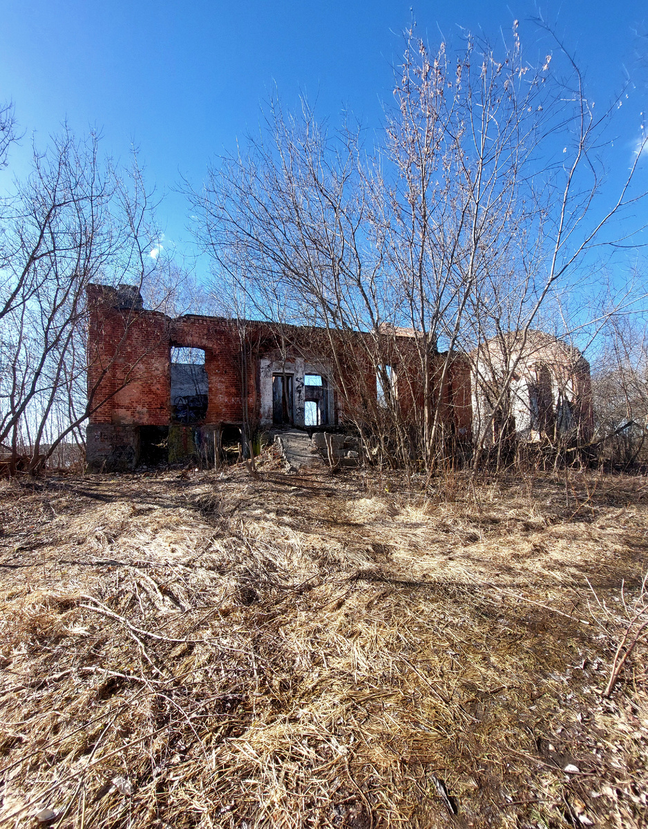 Старое здание под Калугой 