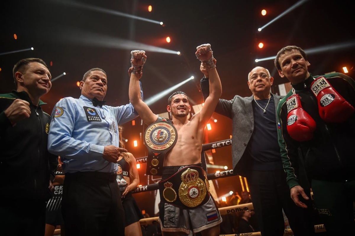    Альберт Батыргазиев единогласным решением судей победил аргентинца Нери Ромеро