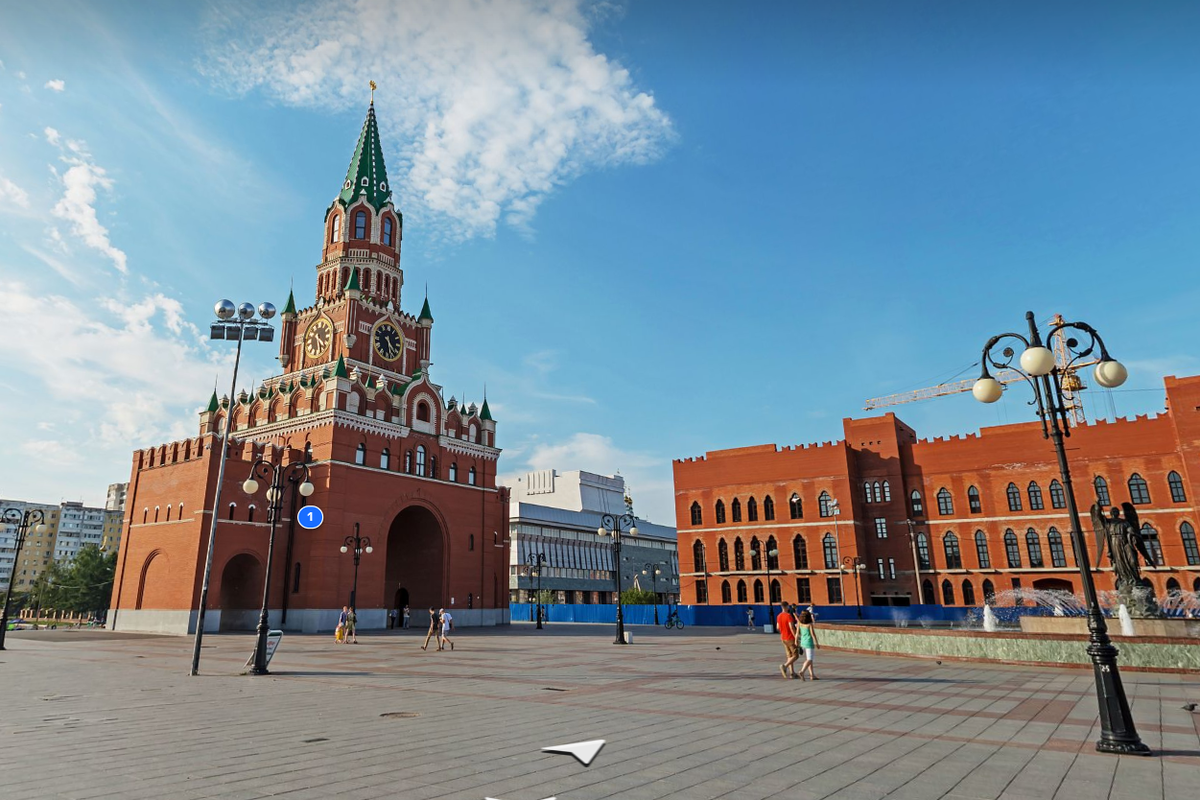 Площадь Республики и Пресвятой Девы Марии