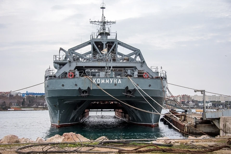 Легендарное спасательное судно в Севастополе, которое несёт вахту в Черном море уже более 100 лет. Фото: Анна САДОВНИКОВА. 