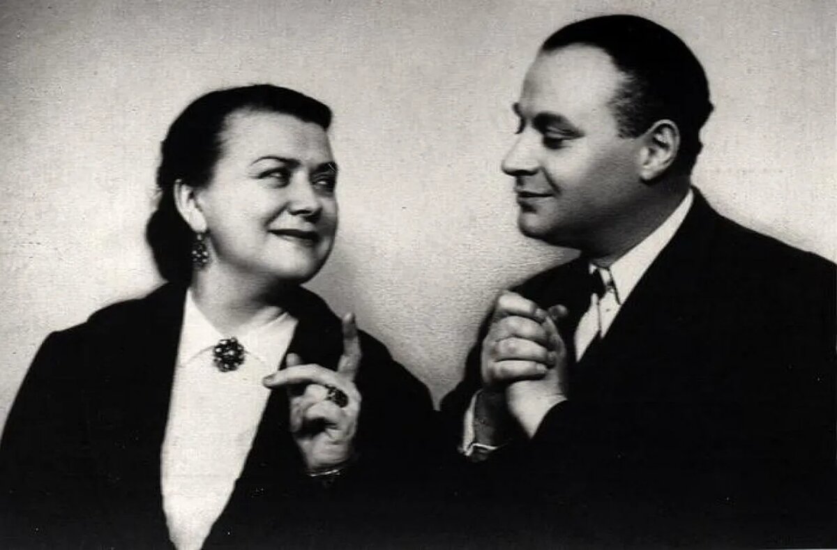 Мария Владимировна Миронова и Александр Семёнович Менакер -- родители актёра Андрея Миронова. Источник фото: https://www.domkino.tv/news/10258