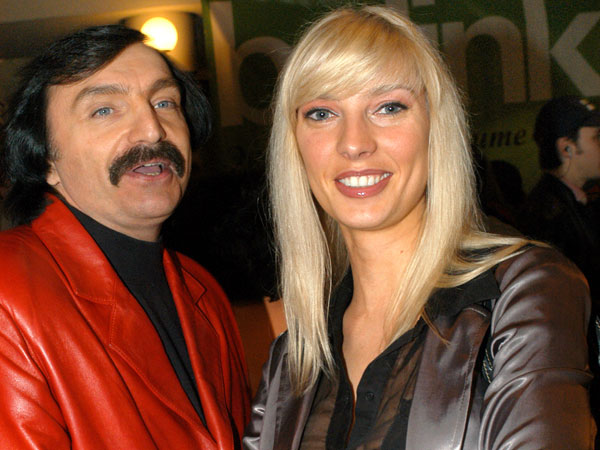 Амаяк Акопян и его четвертая жена Елена. Фото: eg.ru