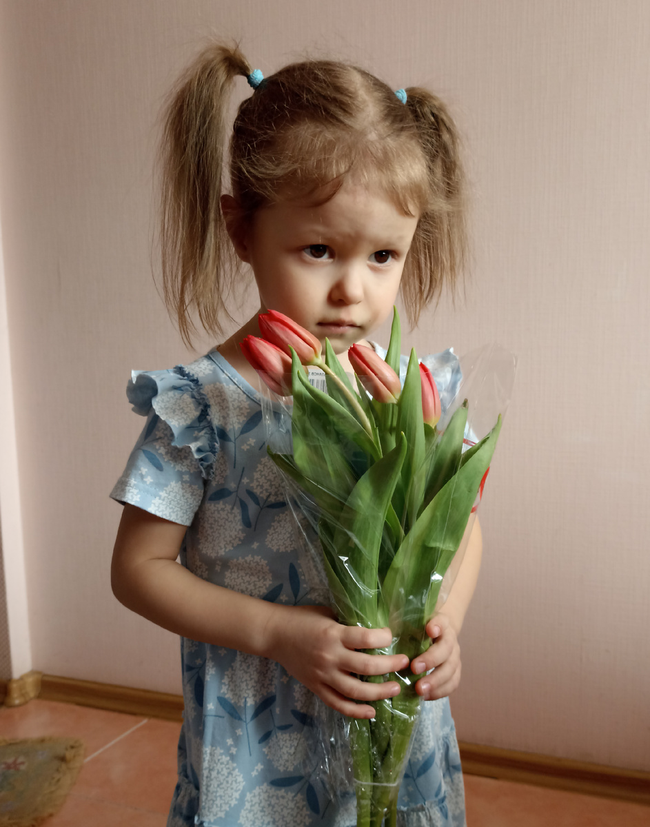 Девочка в образе, улыбка это лишнее 😅