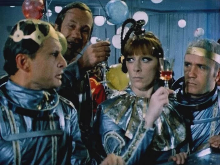 Кадр из фильма "Эта весёлая планета" (Мосфильм, 1973) 