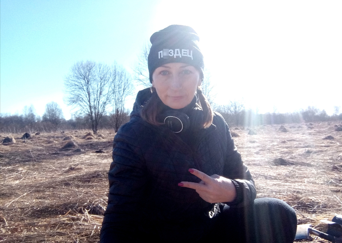 В своей фартовой шапочке