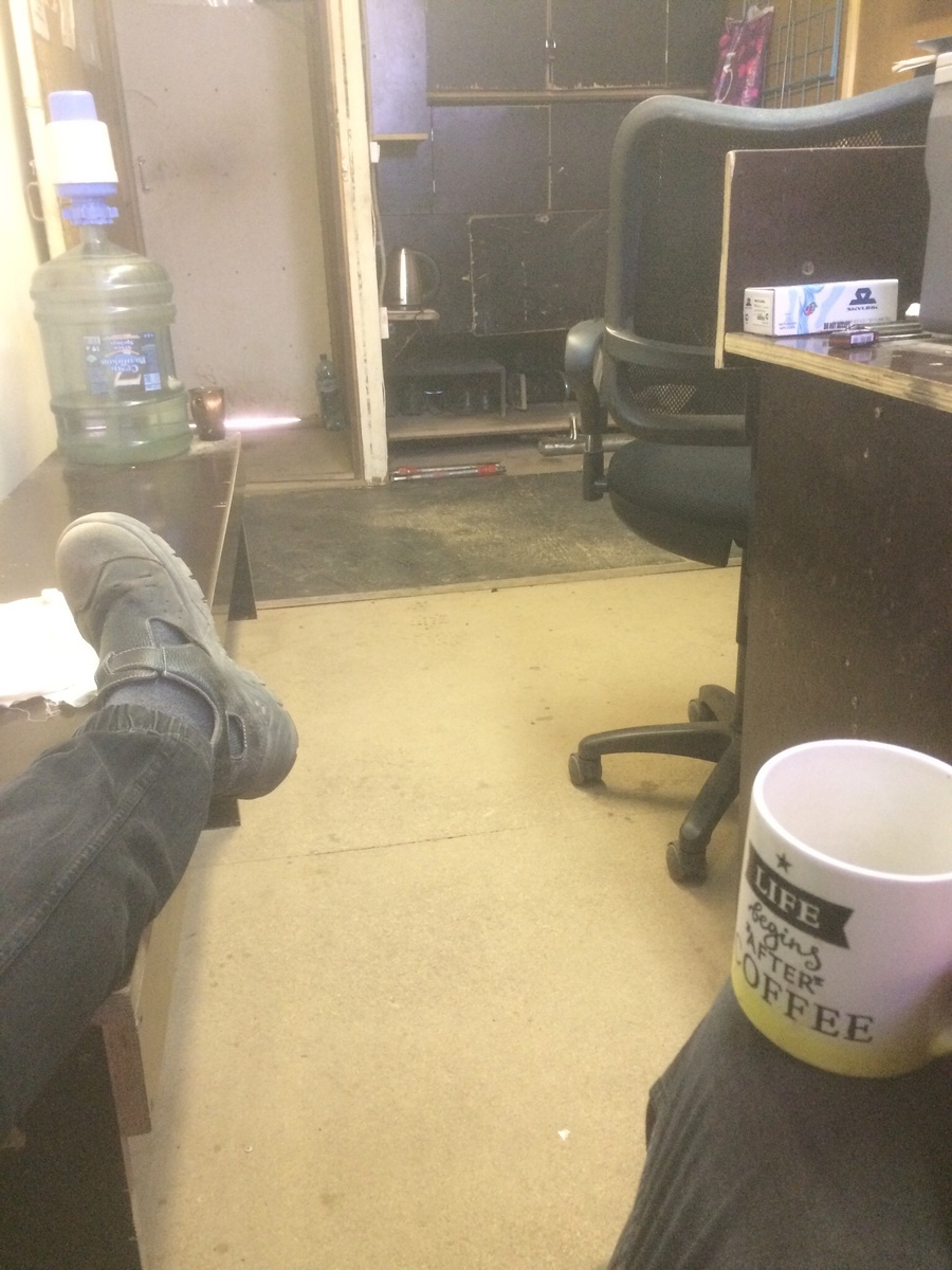 Это Я в своей прорабке