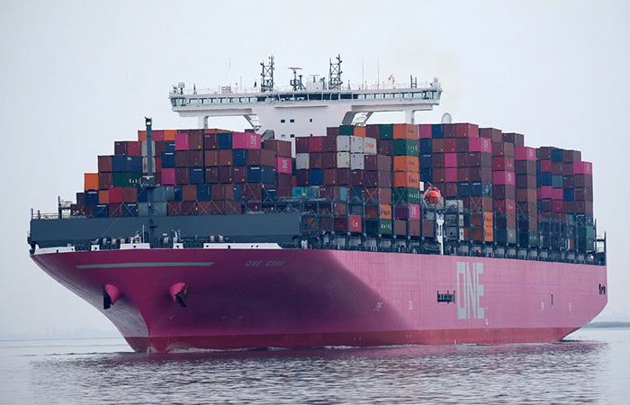 Контейнеровоз Panamax с дизельным двигателем (39800 лошадей)./ Фото: overclockers.ru