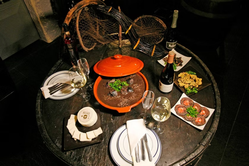 Стол сервирован для настоящих гурманов