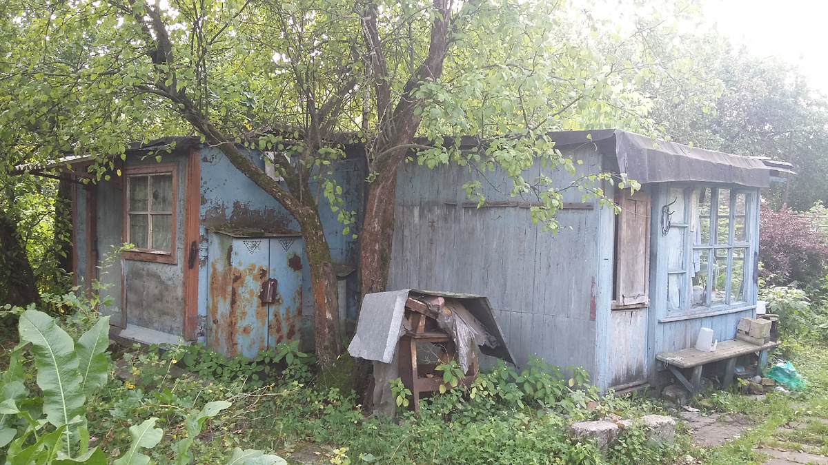 А кого-то избушка дровяная, а у кого-то ледяная