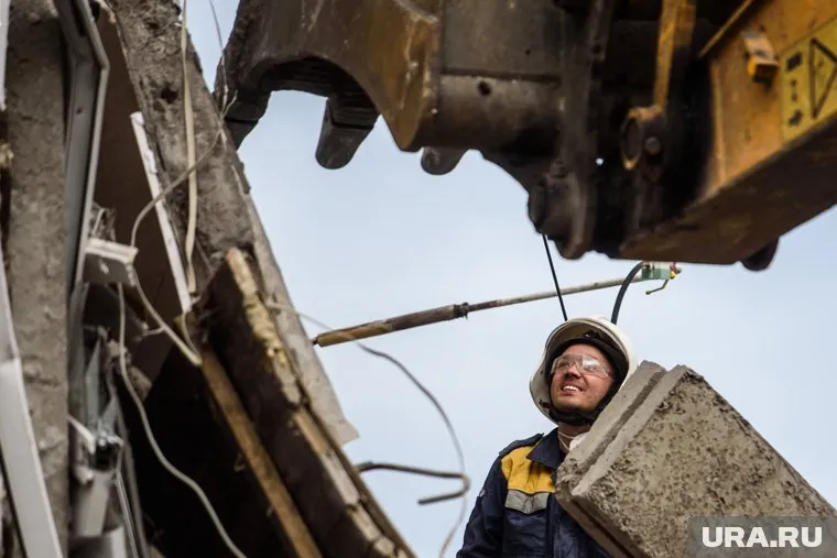 Двухэтажное здание по улице Луначарского требуют признать самовольной постройкой
Фото: Илья Московец © URA.RU