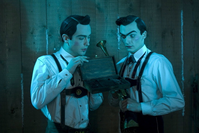 Кадр из короткометражного фильма «Долгая и грустная сага» (2009)