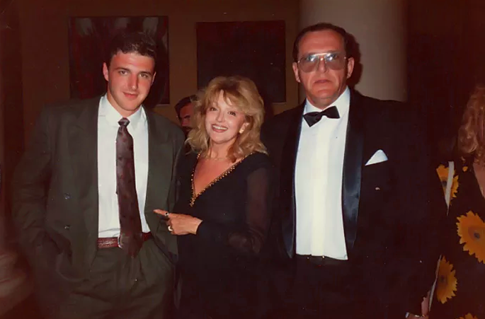 Супруги с ссыном Максимом