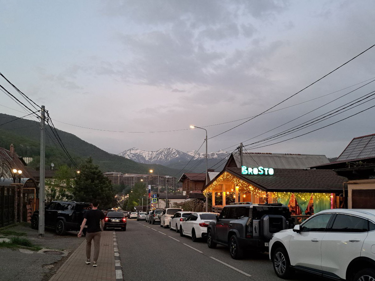 Недельный отдых в Сочи будет стоить от 50 тысяч до 80 тысяч рублей.  Фото: Фото: ФедералПресс / Вера Романескул