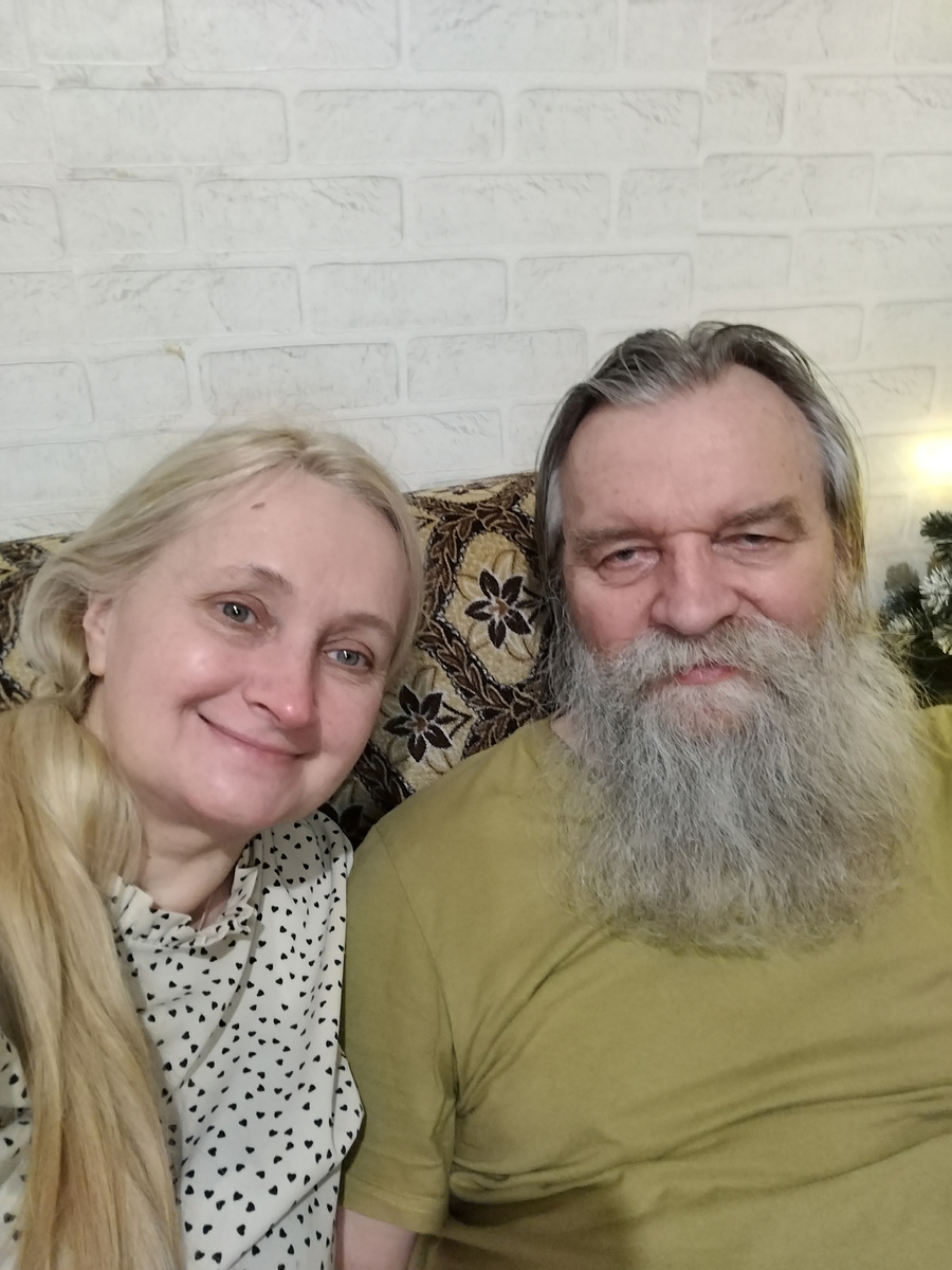 Вечером после чая с обветренным лицом ))