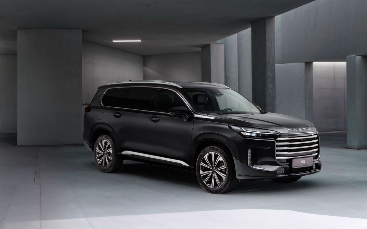 Exeed VX представлен на российском рынке в двух комплектациях.