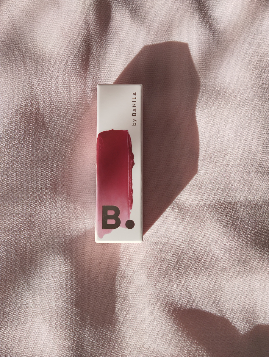 Помада для губ с эффектом сияния Banila Co Glow Veil Lipstick. 
