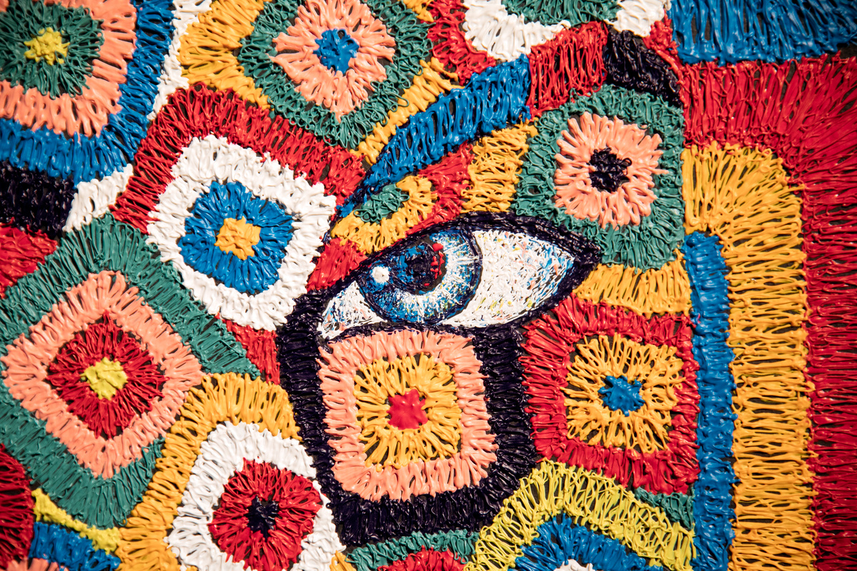    Тюменский художник Игорь Рязанцев открыл в Сургуте выставку филумизма