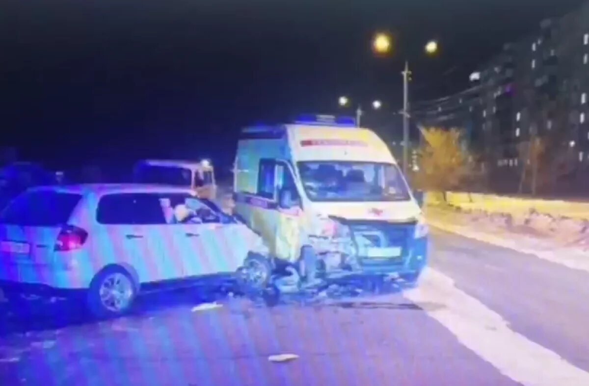    Пьяный комсомольчанин жёстко протаранил скорую, двое медиков пострадали