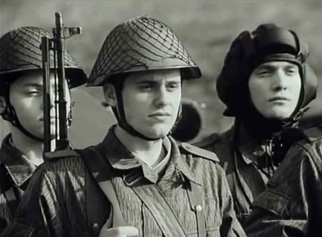 Ручной пулемет LMG K (восточно-германское обозначение РПК) с установленным компенсатором от автомата АКМ.