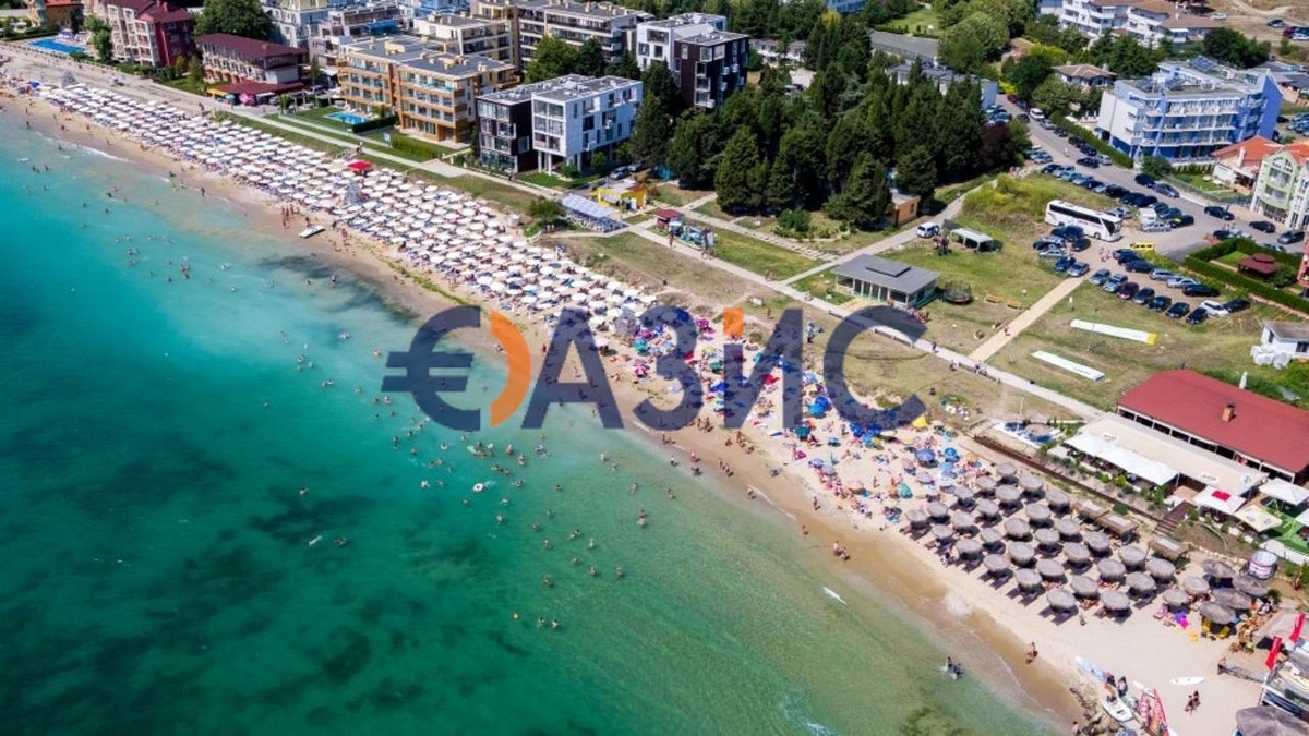 Вид на пляж Олимпия в шаговой достпуности от комплекса Елитония Гарден