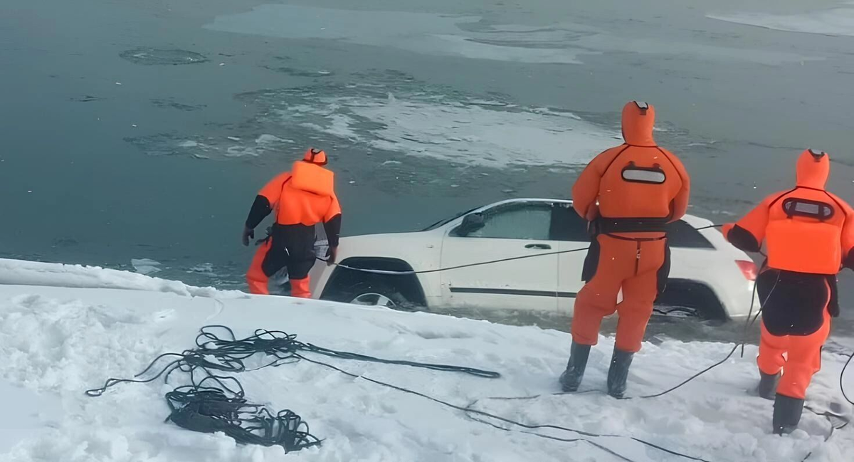 Фото: МАСС Новосибирск. Спасение автомобиля
