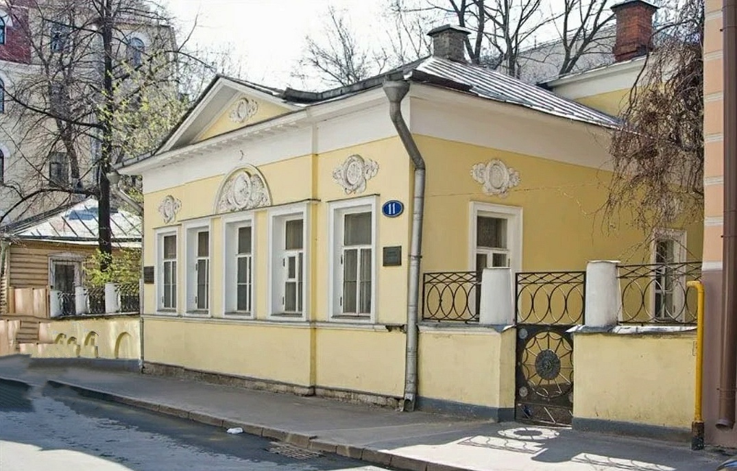 В Москве есть поистине уникальный дом №11 в Мансуровском переулке