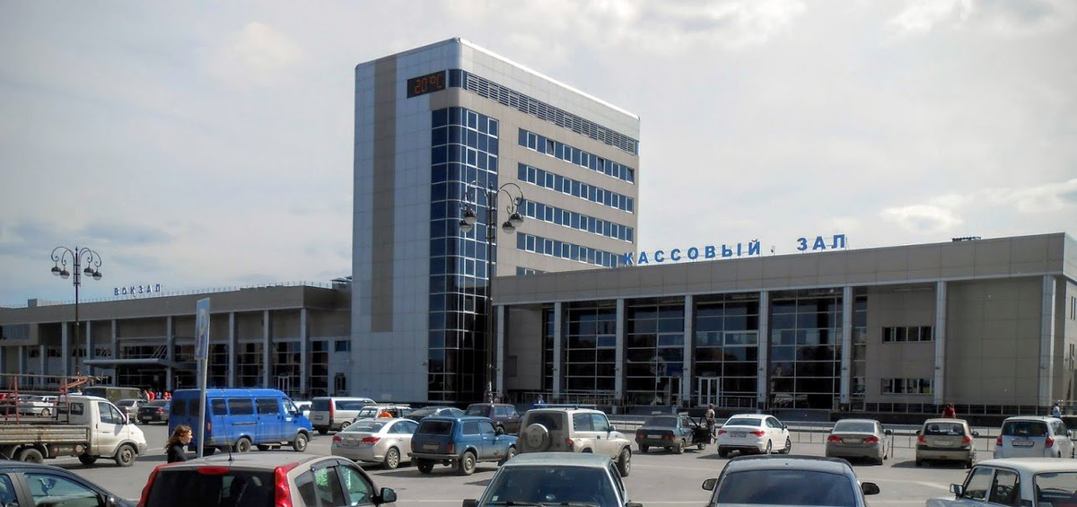 Фото с сайта https://du-lya.ru/articles/na-kakoy-ulitse-nahoditsya-zhd-vokzal-v-tyumeni.html