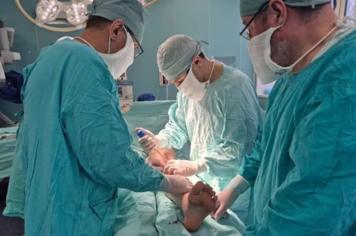    В Уфе врачи помогли подростку встать на ноги после неудачного падения