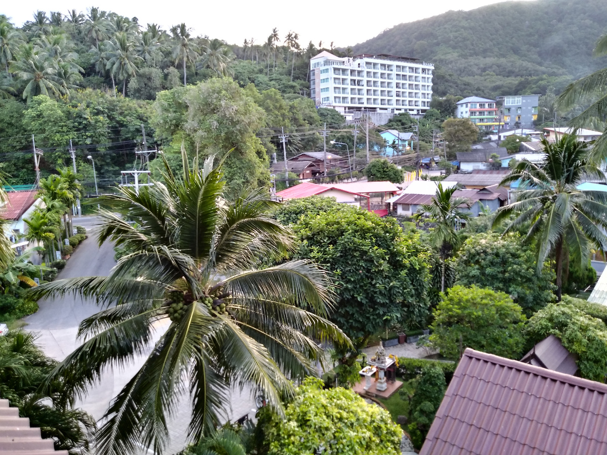 Вид из нашего номера в отеле. Пхукет. 2017 год. Фото автора