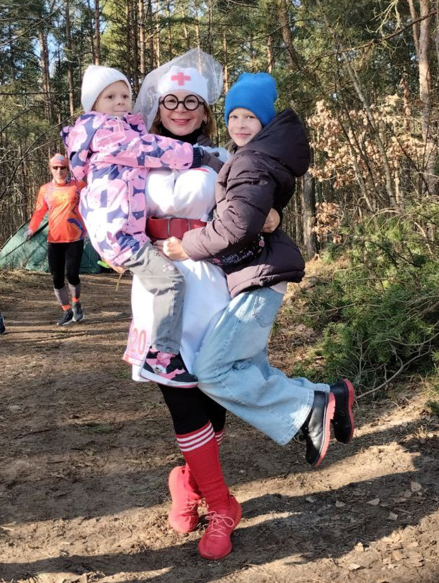 Бабушка, ты же нас не удержишь! Да с какого перепуга не удержу? Зачем я в зал хожу?