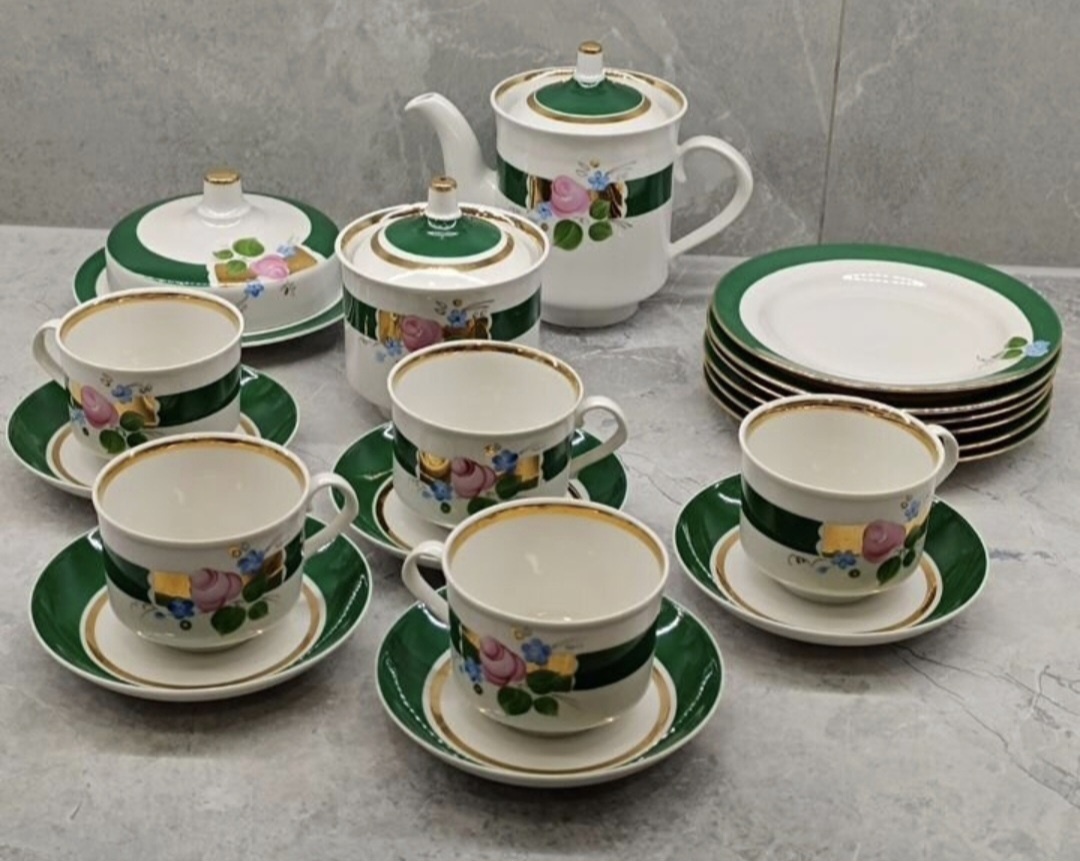 Из открытых источников. Это уже тот, что в этом году продавали. Тоже с розочками.