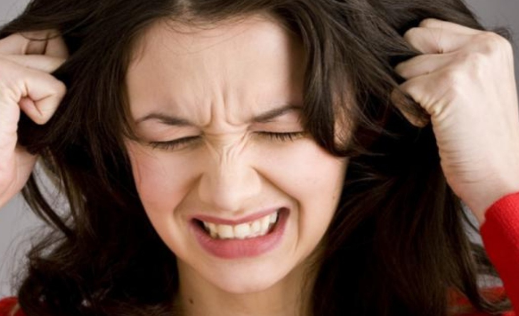 Стресс - это состояние, при котором организм испытывает напряжение и реагирует на это физиологическими реакциями. Это может быть вызвано различными факторами, такими как физические нагрузки, эмоциональные переживания, недостаток сна и т.д. Стресс может привести к различным заболеваниям, таким как сердечно-сосудистые заболевания, диабет, ожирение и другие. Для того чтобы уменьшить стресс, необходимо научиться управлять своими эмоциями. 