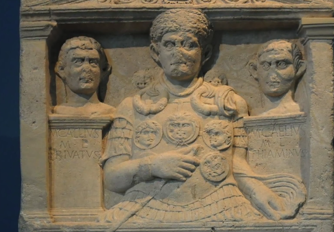 Награды солдата на его погребальном камне