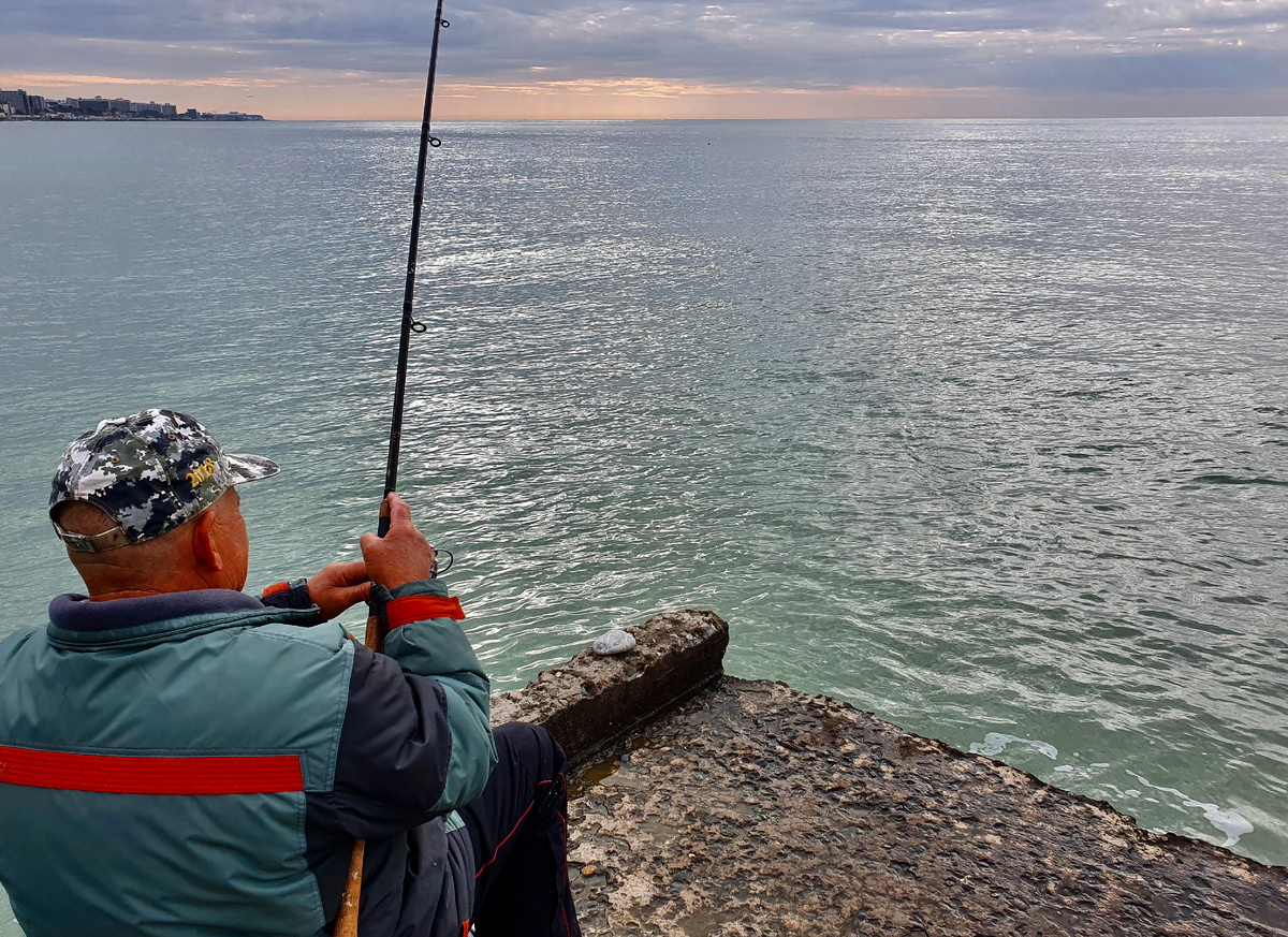Ловля чаще всего происходит с торцов бун.
