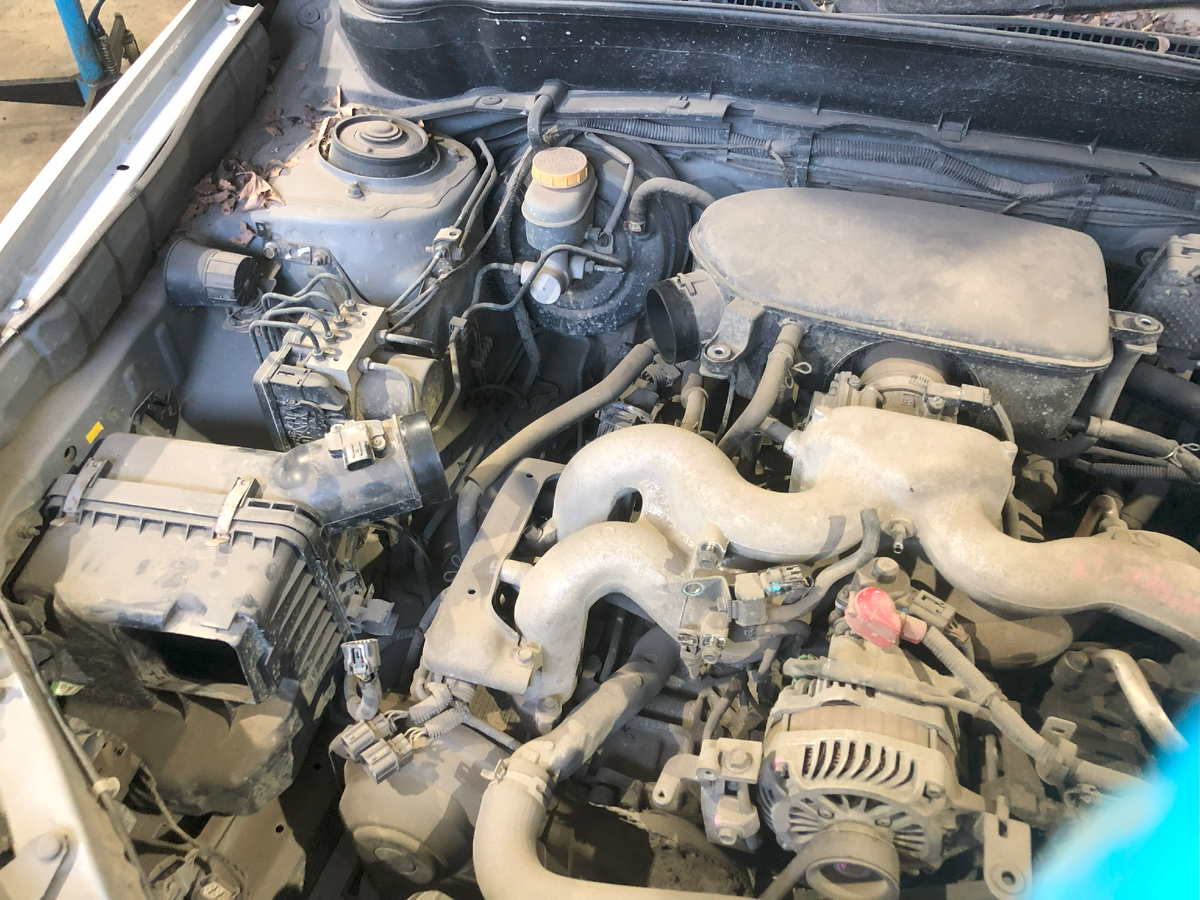 1. Снимаем "Корпус воздушного" фильтра и сам "Воздухозаборник". 2. Сливаем антифриз с радиатора. 