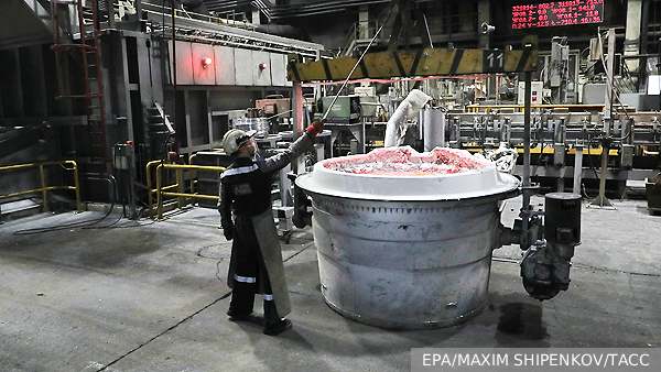     Фото: EPA/MAXIM SHIPENKOV/ТАСС   
 Текст: Владимир Добрынин