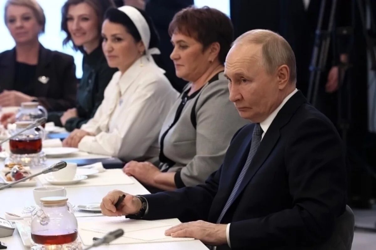    Путин попросил медика из Тувы не возвращаться служить на СВО