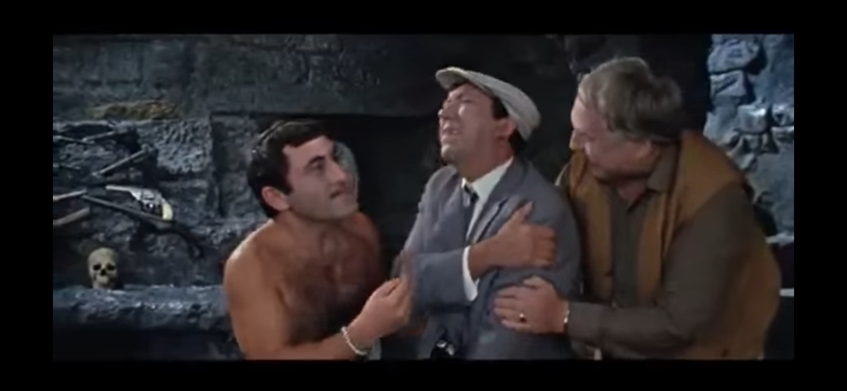 Кадр из фильма «Бриллиантовая рука»…