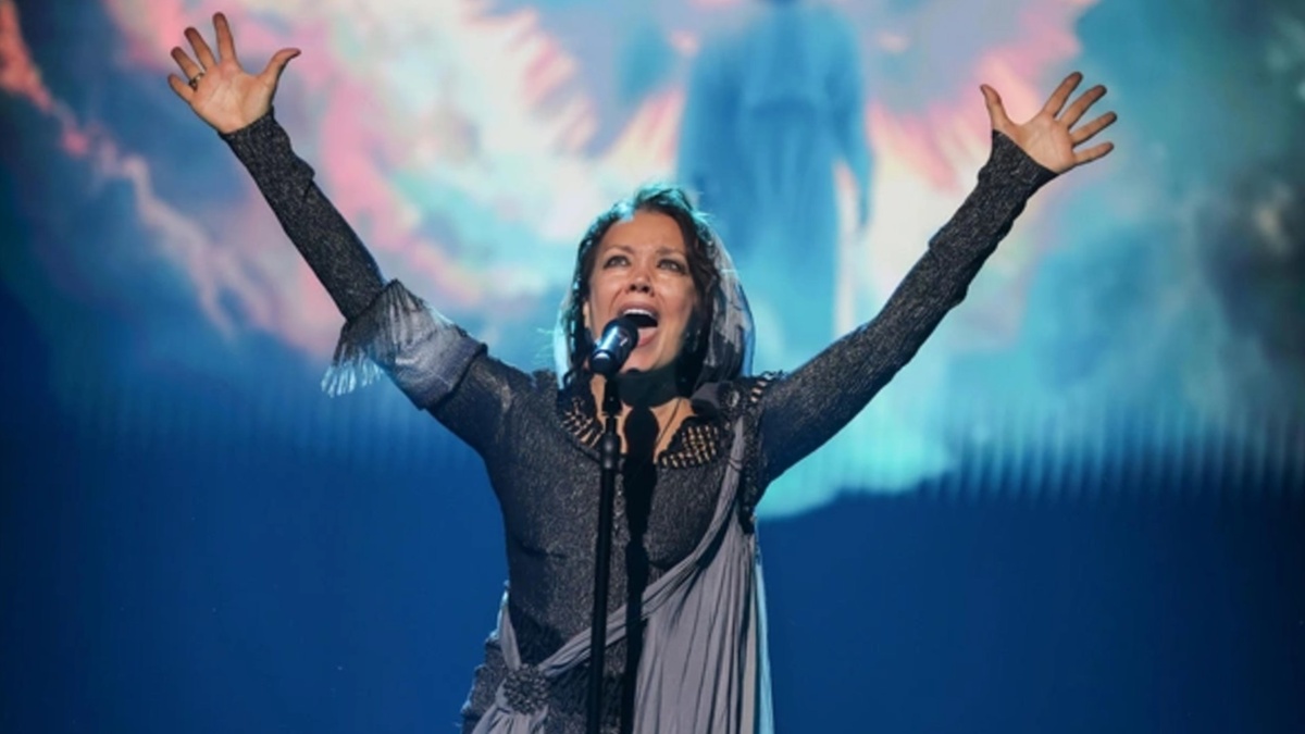 Азиза на "Суперстаре"