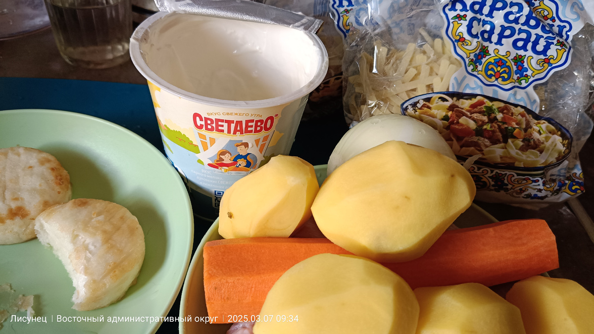 А я всегда на ходу все ем. Сырники вкусные.