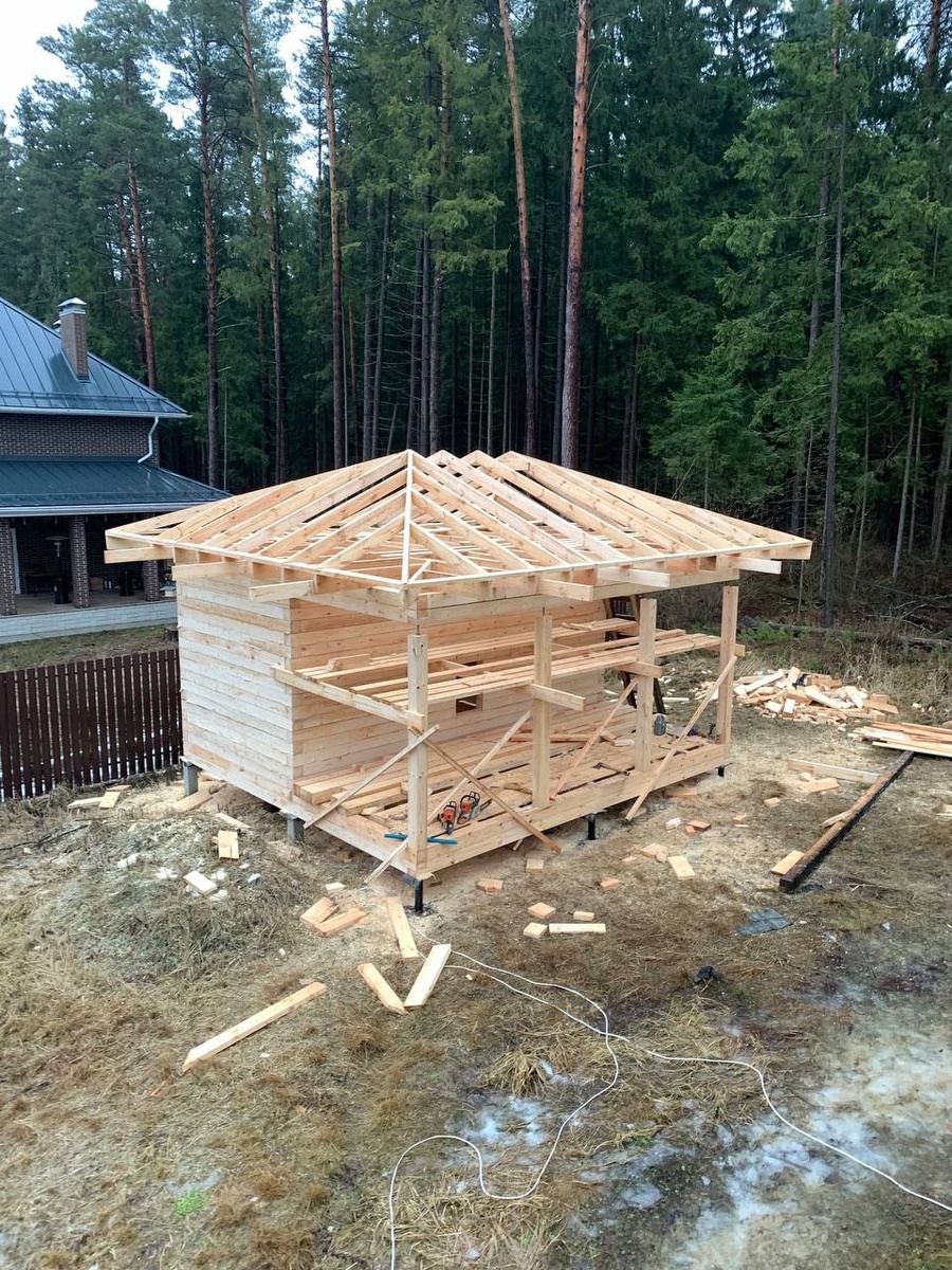 Та же локация, новые постройки из качественного материала.